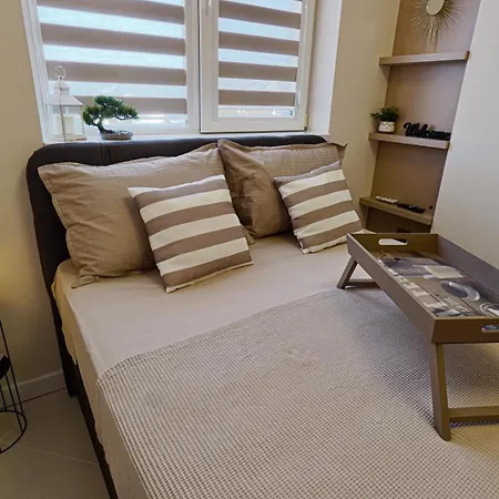 Luxury Seaview Azzurro 5 Apartament *