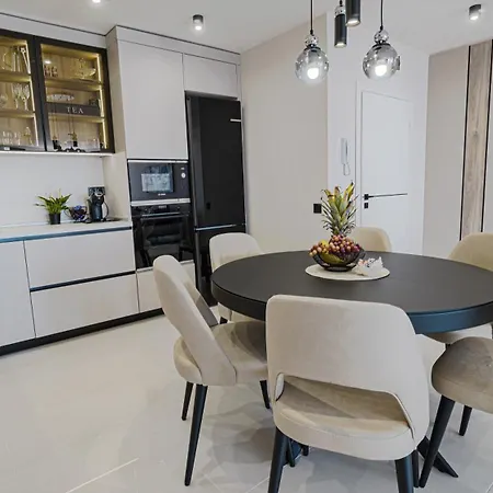 דירה Luxury Seaview Azzurro 5 בלצ'יק