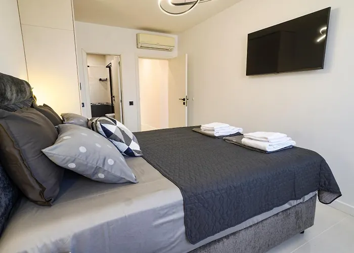 Luxury Seaview Azzurro 5 Apartman *