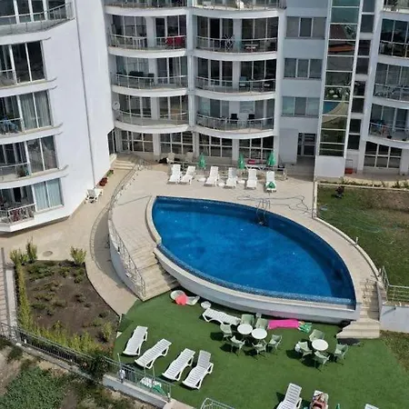 Luxury Seaview Azzurro 5 בלצ'יק