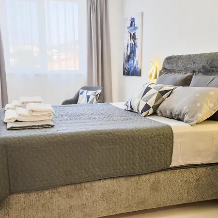 Lägenhet Luxury Seaview Azzurro 5 Baltjik