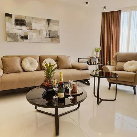 Luxury Seaview Azzurro 5 בלצ'יק