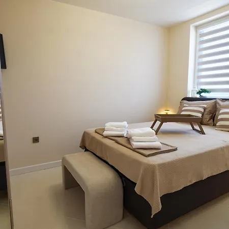 Luxury Seaview Azzurro 5 דירה בלצ'יק